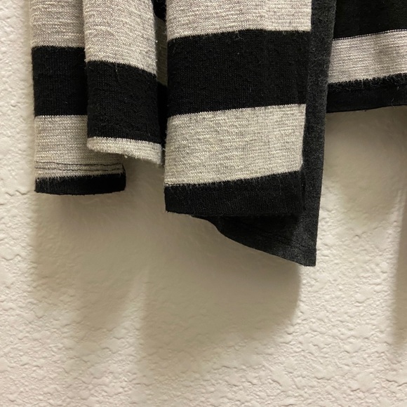 🆕 Cream & Black Striped Open Cardigan - Picture 3 of 5